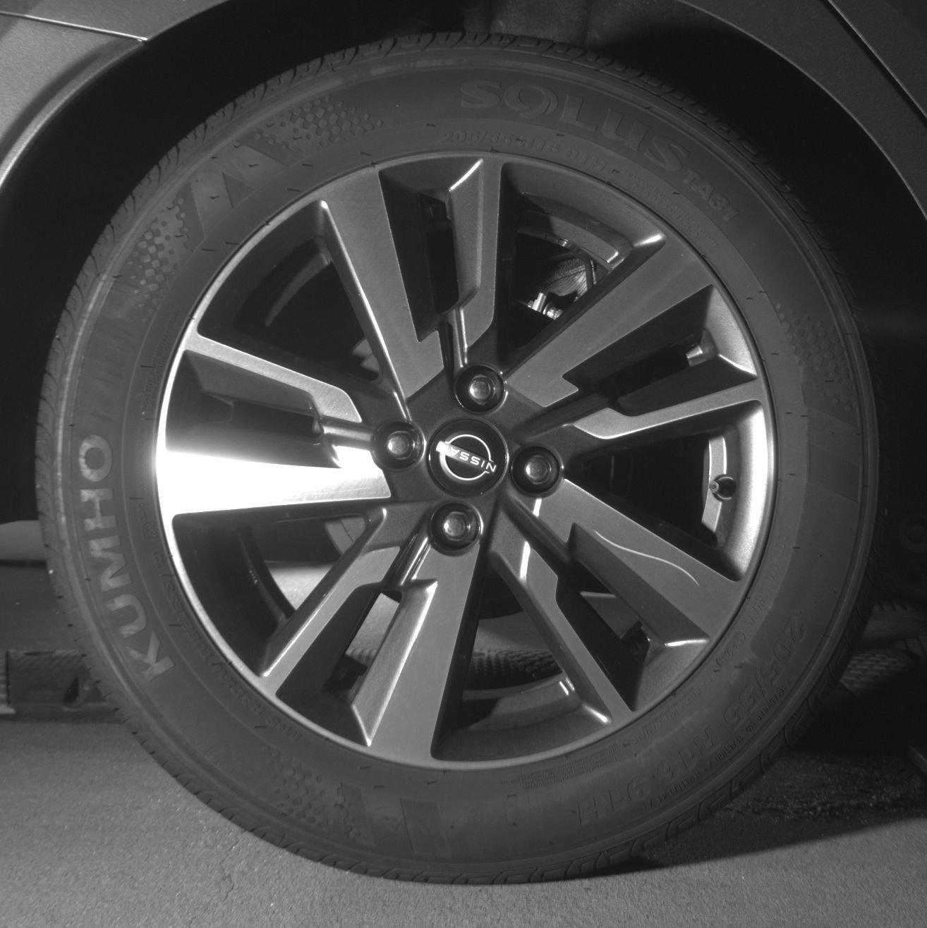 Used 2025 Nissan Versa SV FWD image 15