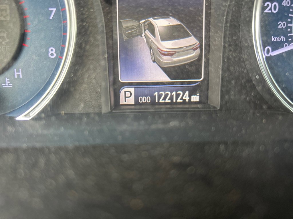 Used 2017 Toyota Camry LE FWD image 10