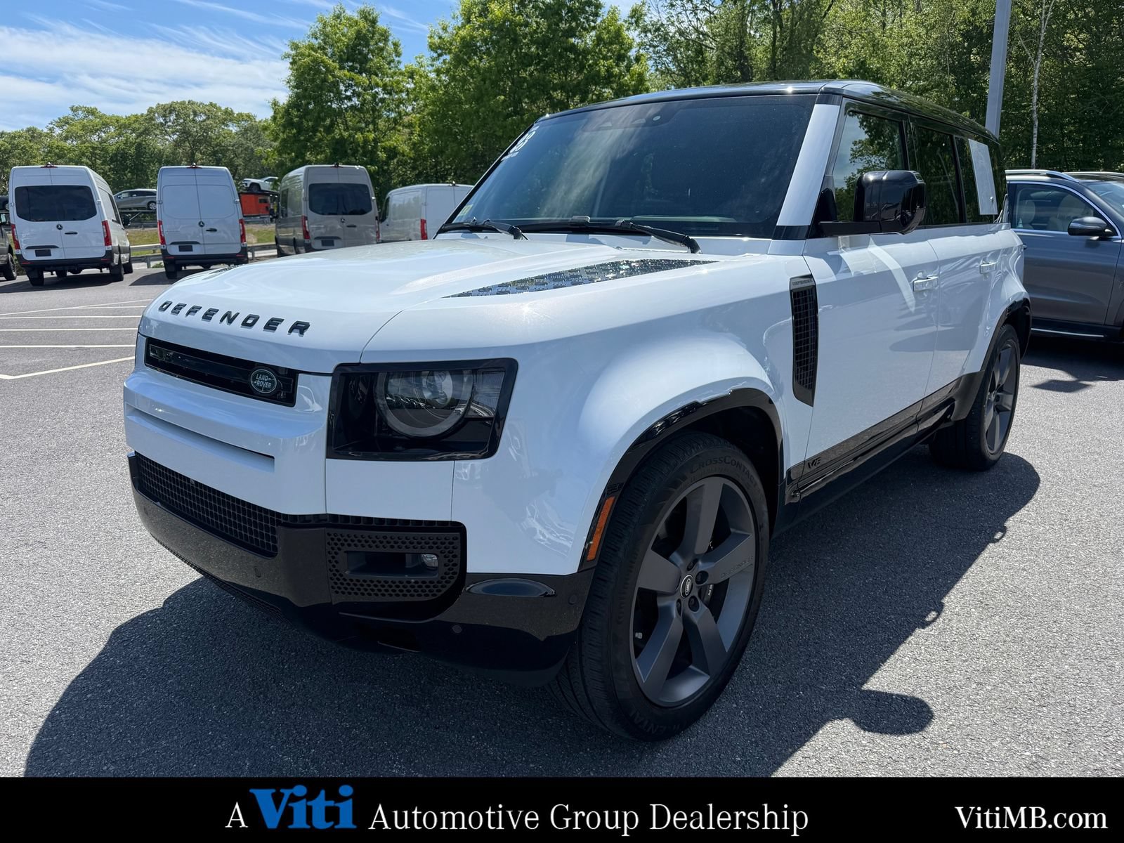 Used 2023 Land Rover Defender 110 V8 AWD/4WD image 4