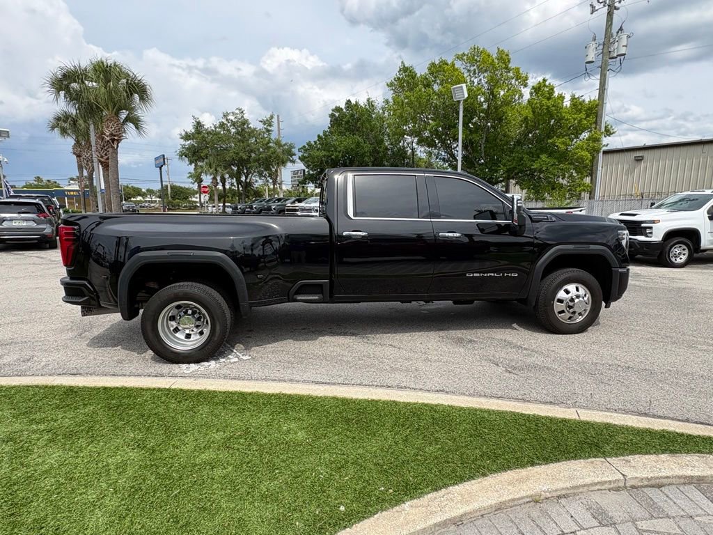 Used 2024 GMC Sierra 3500 Denali Ultimate AWD/4WD image 7