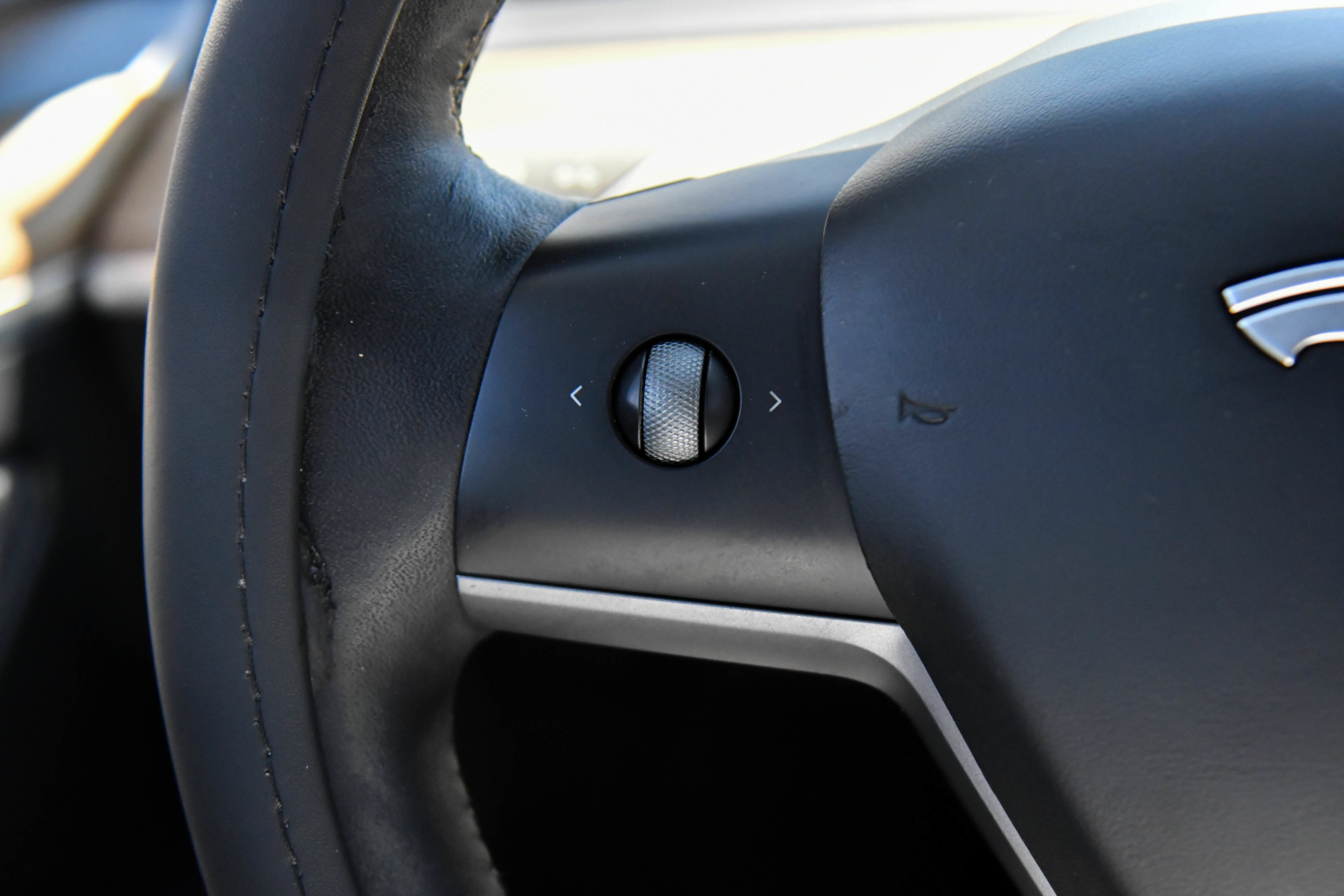 Used 2023 Tesla Model 3 Standard Range RWD image 28
