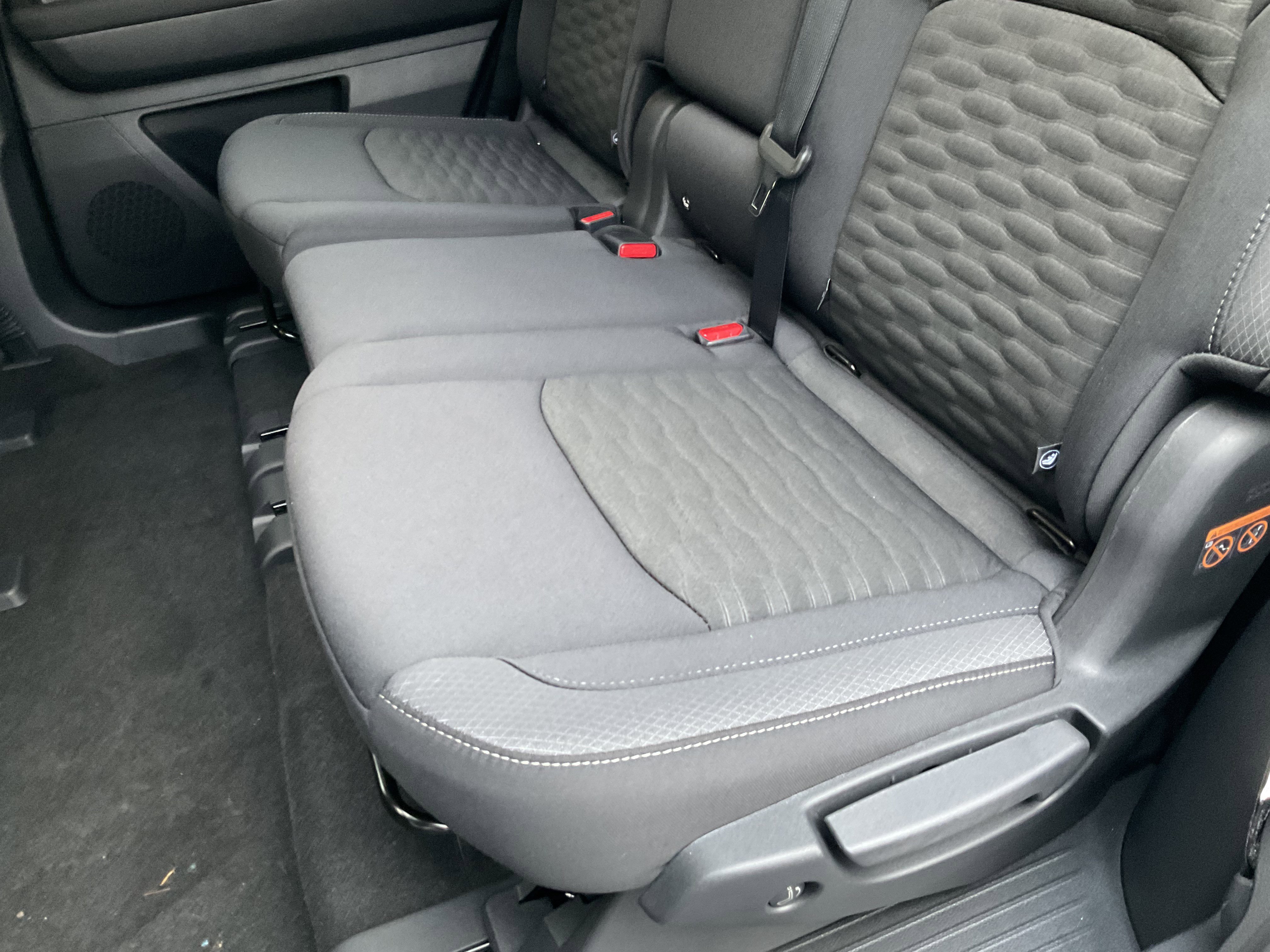 Used 2025 Nissan Pathfinder SV w/ Black Appearance Package image 35