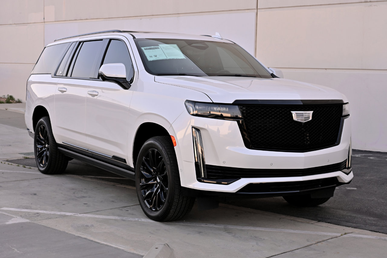 Used 2021 Cadillac Escalade ESV Sport w/ Driver Assist Tech Package RWD image 9