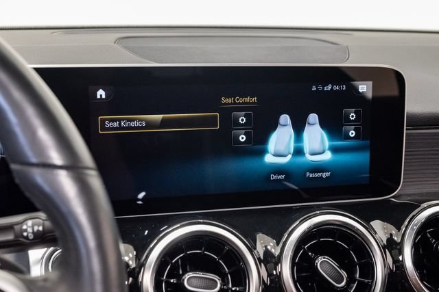 Used 2020 Mercedes-Benz GLB 250 4MATIC image 16