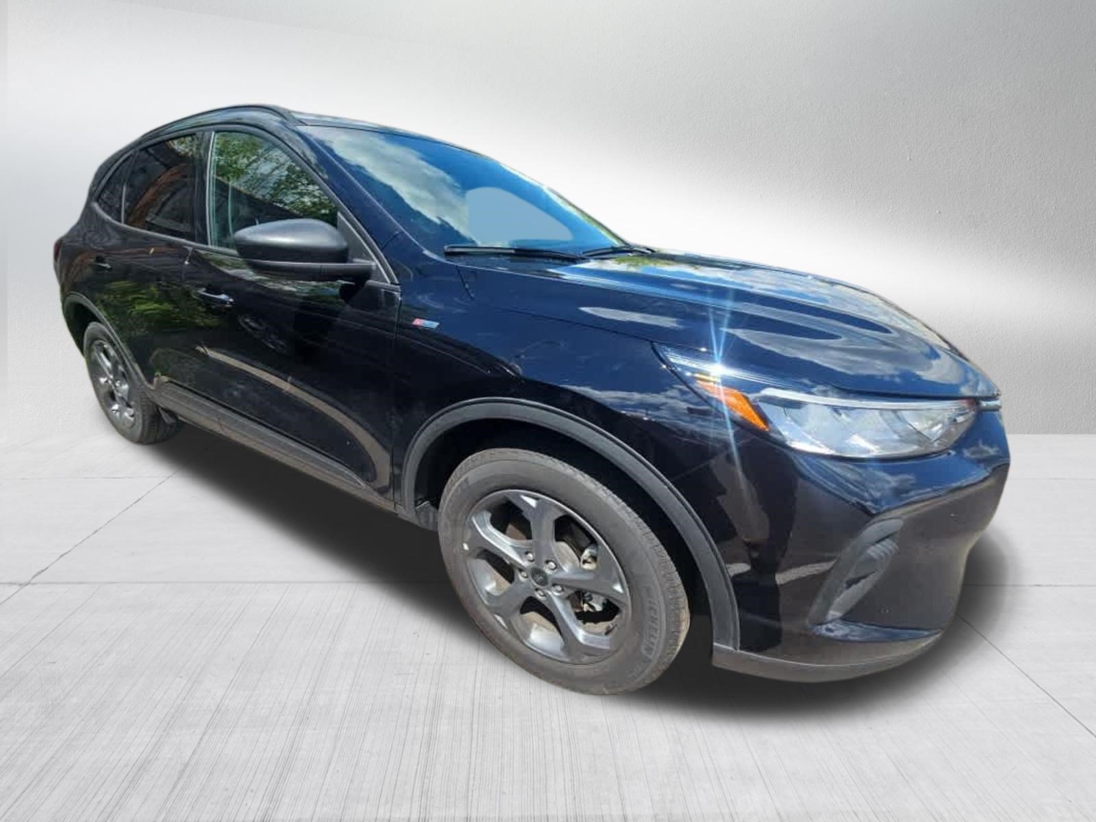Used 2025 Ford Escape ST-Line AWD/4WD image 3