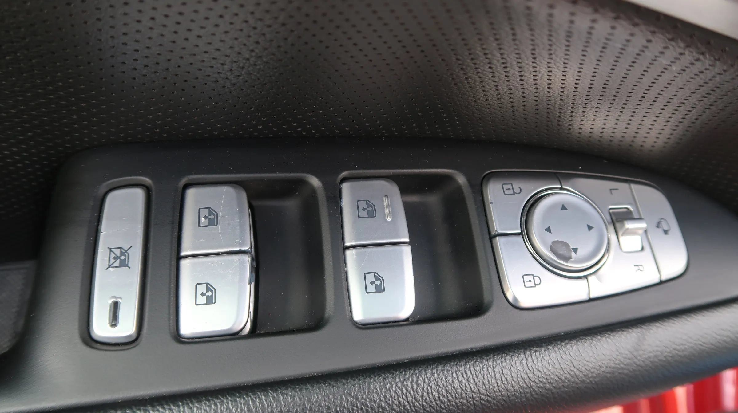 Used 2021 Genesis G70 3.3T RWD image 28
