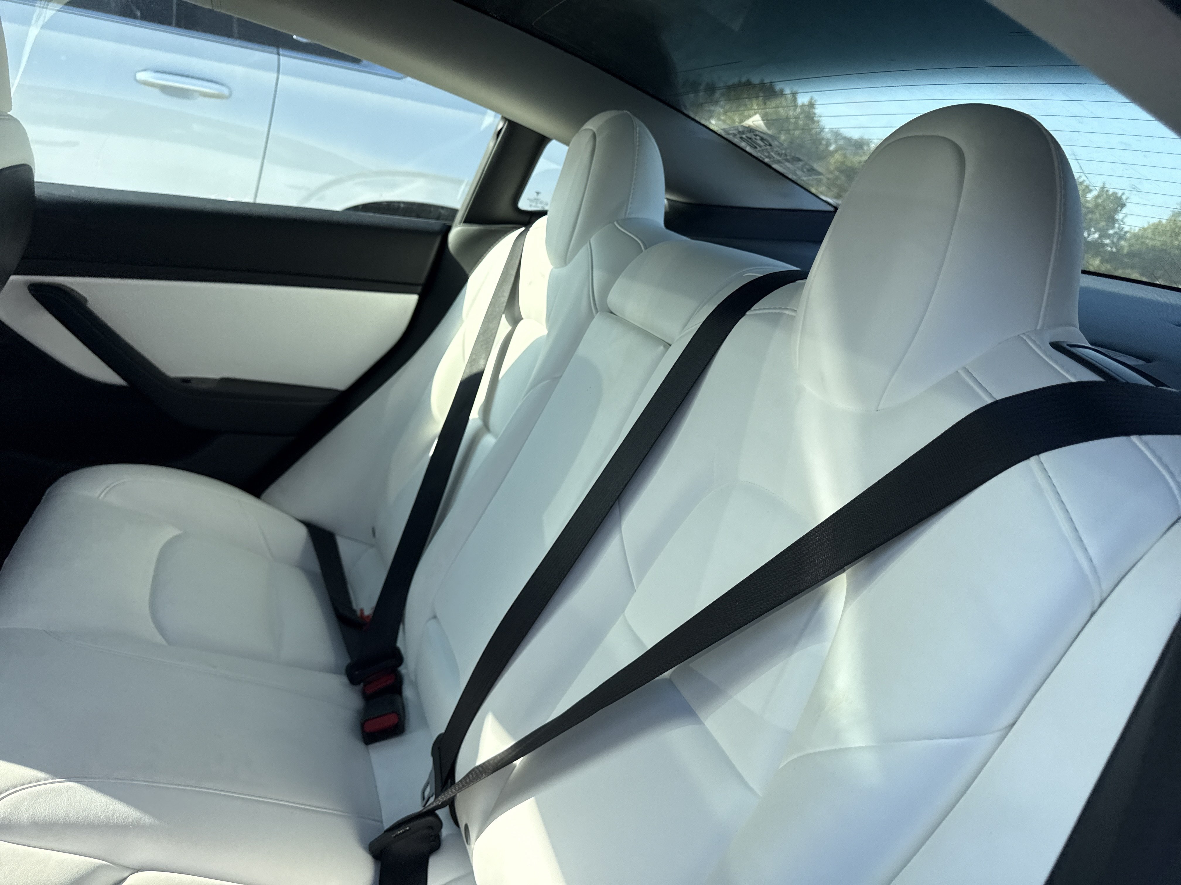Used 2020 Tesla Model 3 Standard Range RWD image 8