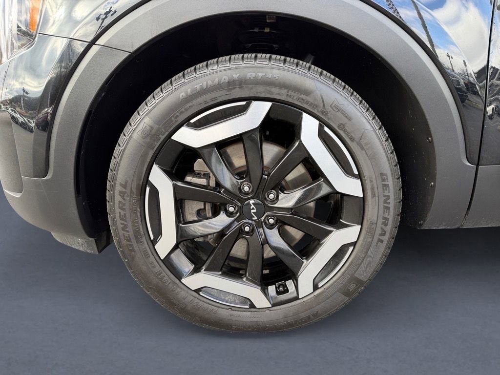 Used 2023 Kia Telluride S image 9