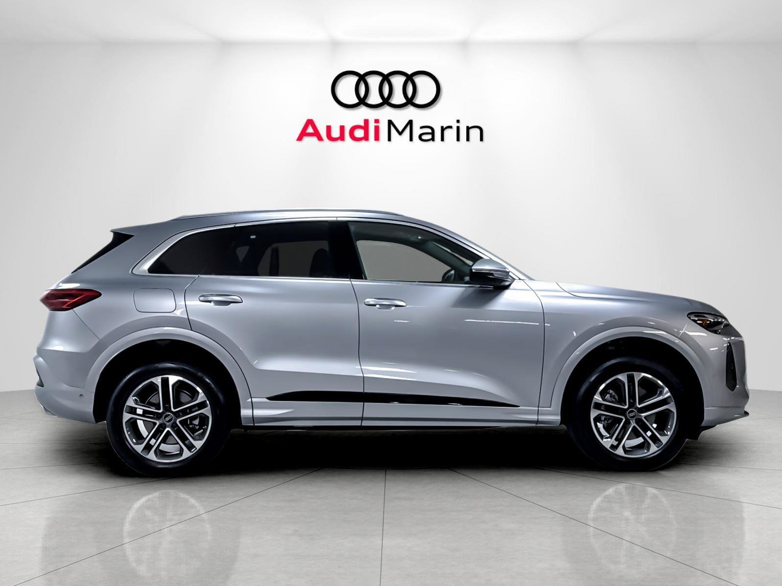 Certified 2025 Audi Q5 Premium w/ Convenience Package AWD/4WD image 6