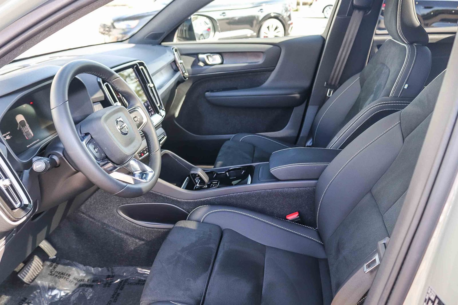 Used 2023 Volvo C40 P8 Recharge Plus w/ Climate Package AWD/4WD image 20