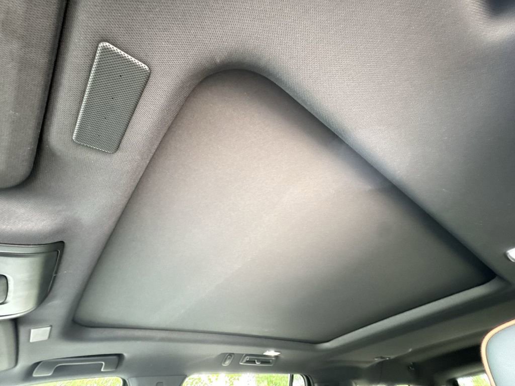 Used 2025 GMC Yukon XL AT4 w/ LPO, Floor Liner Package AWD/4WD image 23