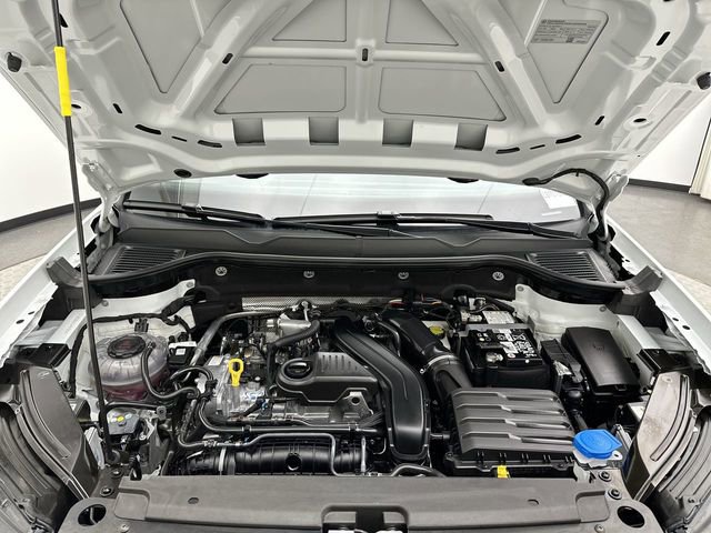 Certified 2025 Volkswagen Taos SEL image 27