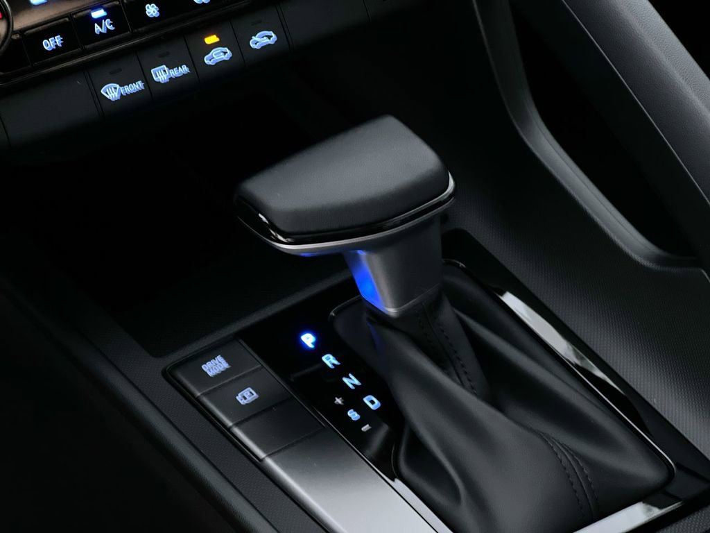 Used 2025 Hyundai Elantra Sport FWD image 22