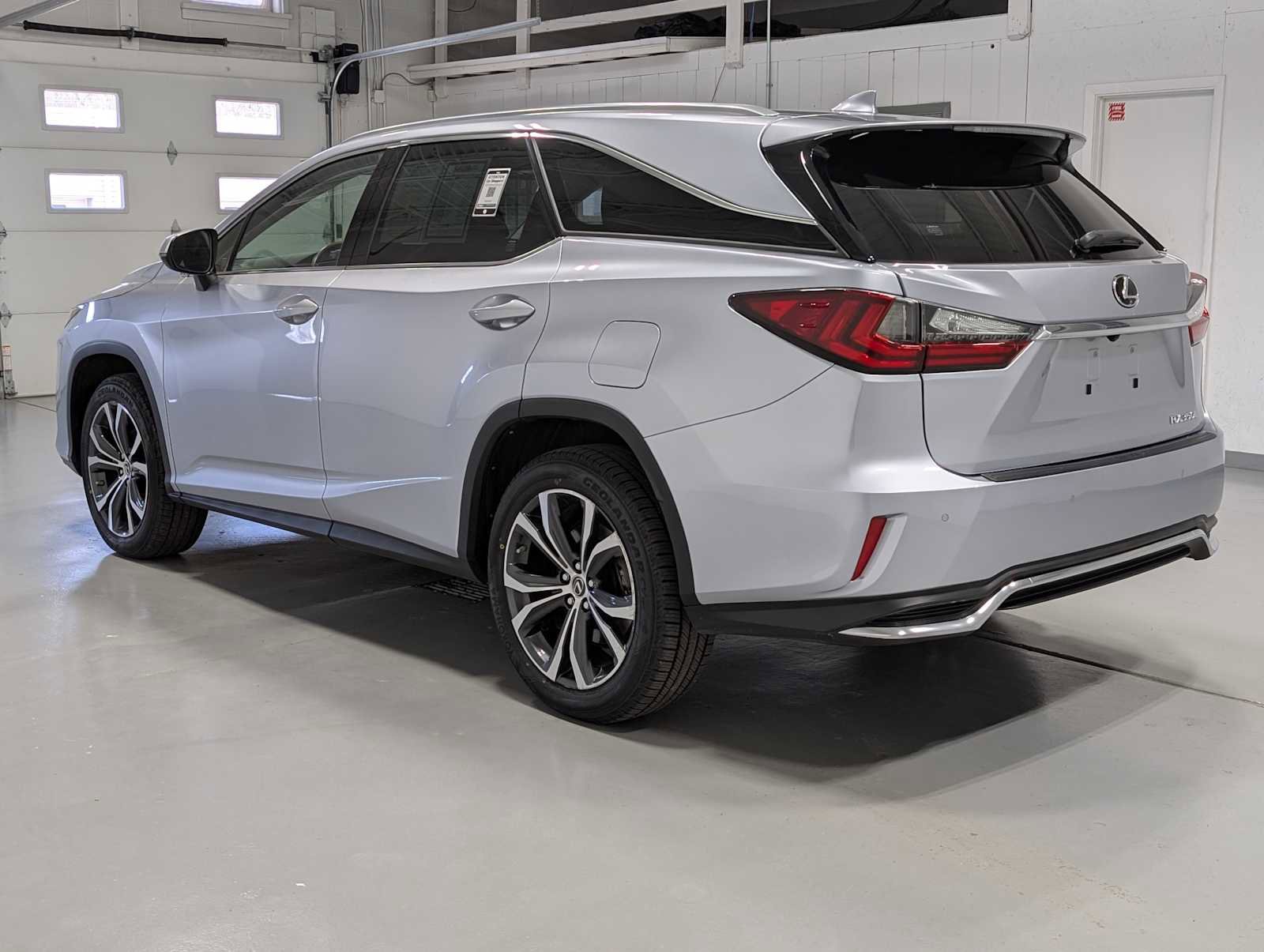 Used 2022 Lexus RX 350L Premium w/ Premium Package image 10