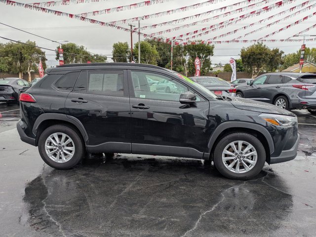 Used 2025 Toyota Corolla Cross LE image 4