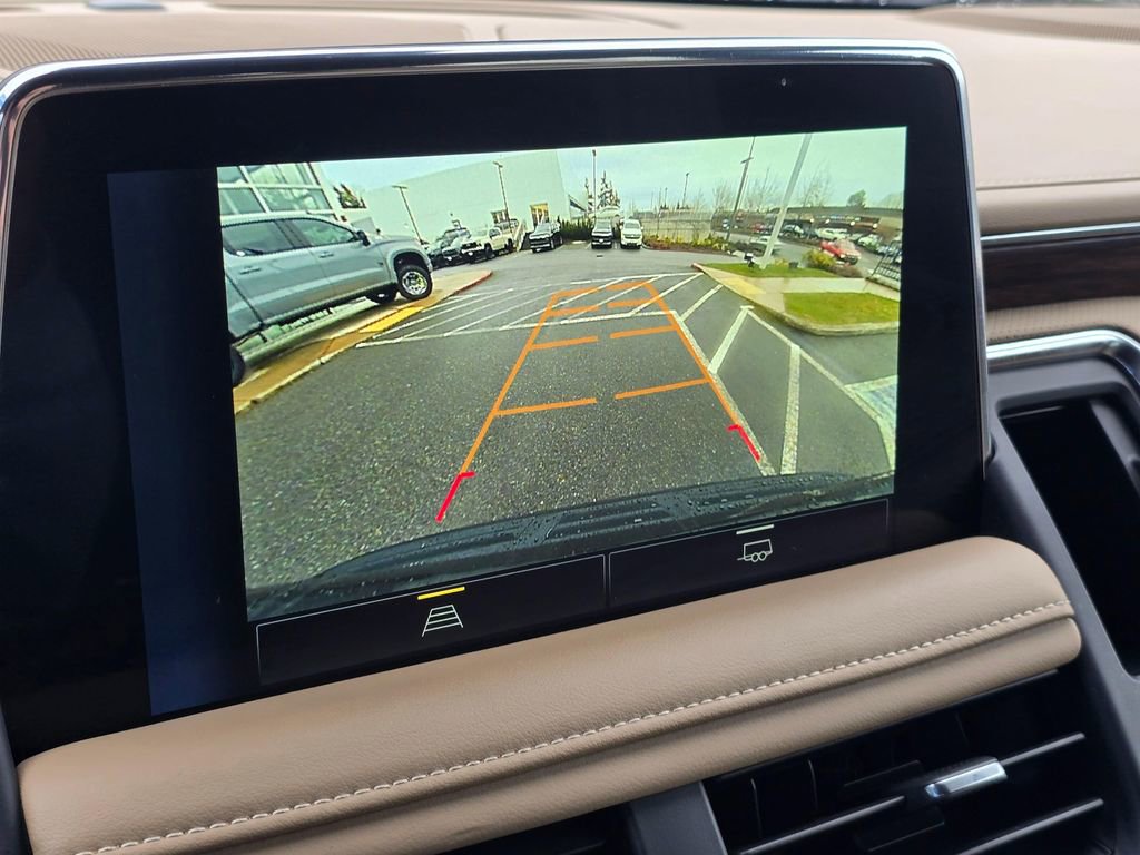 Used 2024 Chevrolet Suburban Premier AWD/4WD image 32