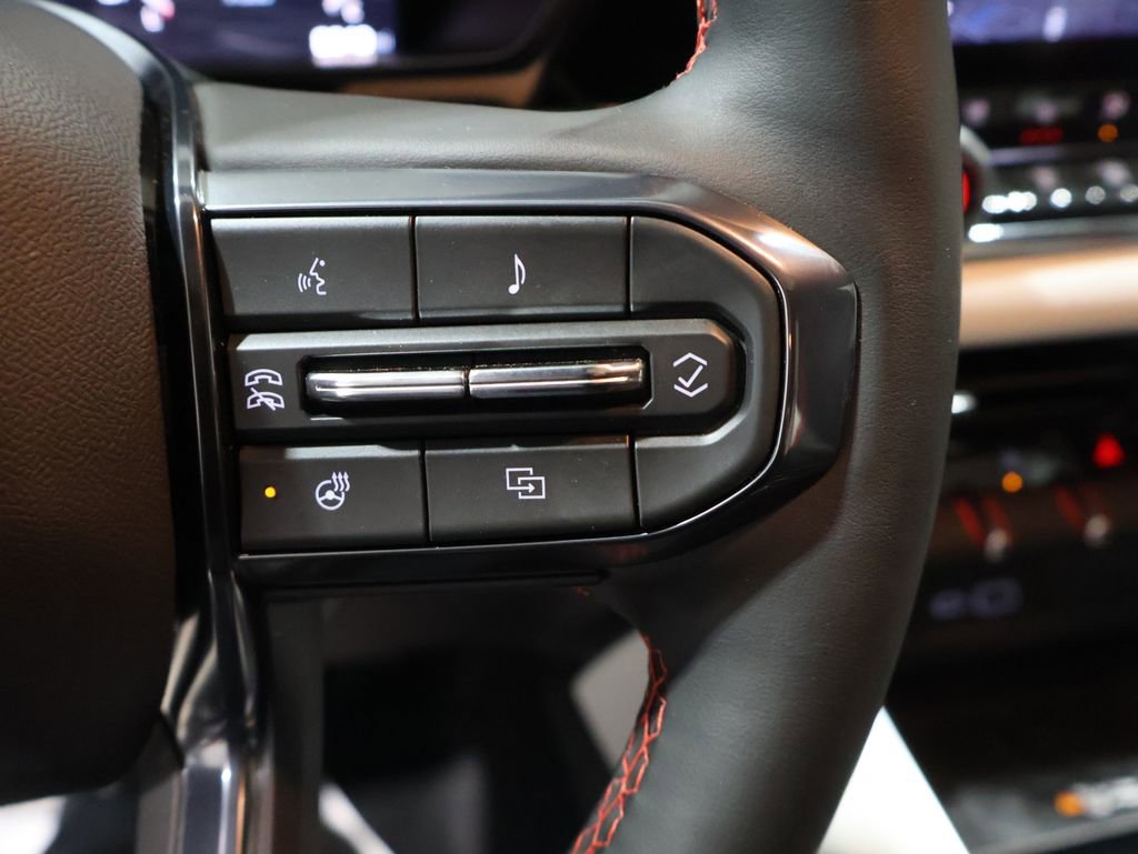 Used 2025 GMC Canyon AT4 w/ AT4X Package image 39