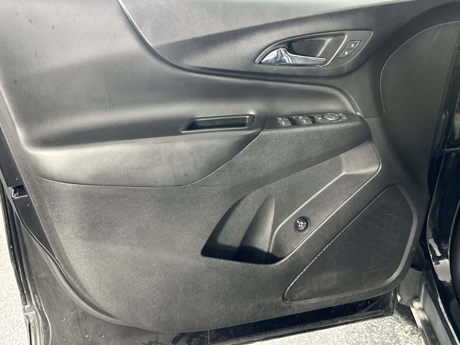 Used 2022 Chevrolet Equinox LT FWD image 32