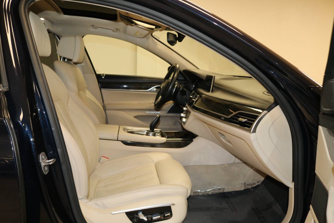 Used 2016 BMW 740i RWD image 18