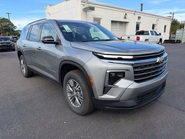 New 2027 Chevrolet Traverse LT w/ Driver Confidence Package