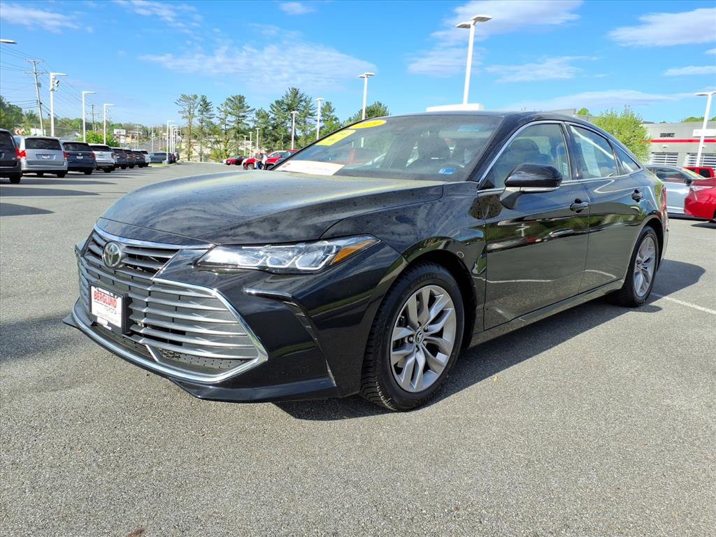 Used 2019 Toyota Avalon XLE w/ Moonroof Package FWD image 14