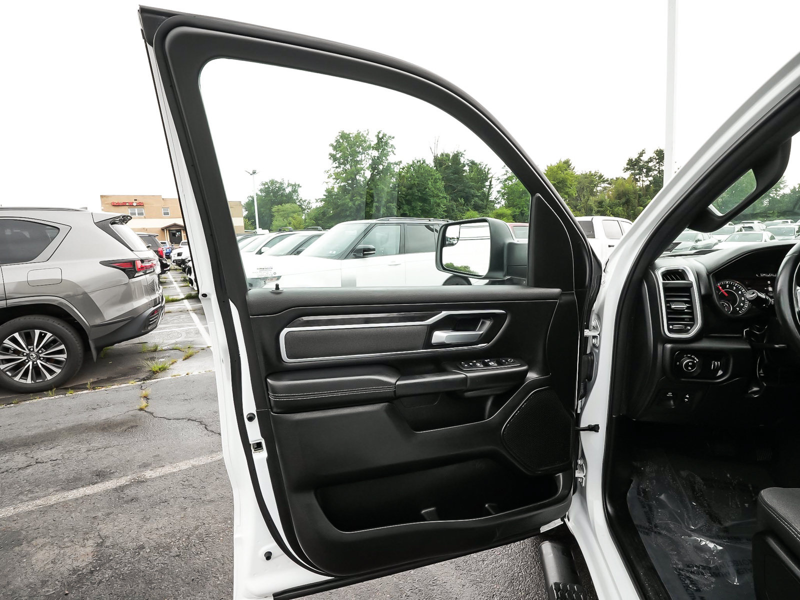 Used 2023 RAM 1500 Big Horn AWD/4WD image 11