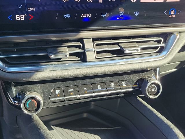 Certified 2025 Chevrolet Equinox EV LT image 30