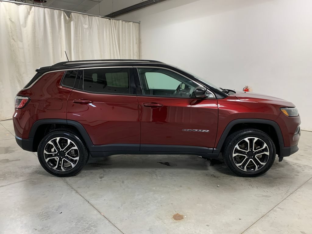 Used 2022 Jeep Compass Limited AWD/4WD image 11