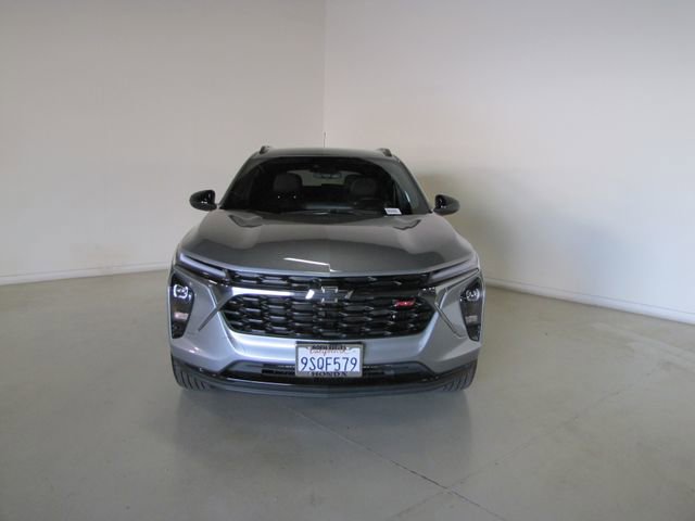 Used 2025 Chevrolet Trax RS w/ Driver Confidence Package image 2