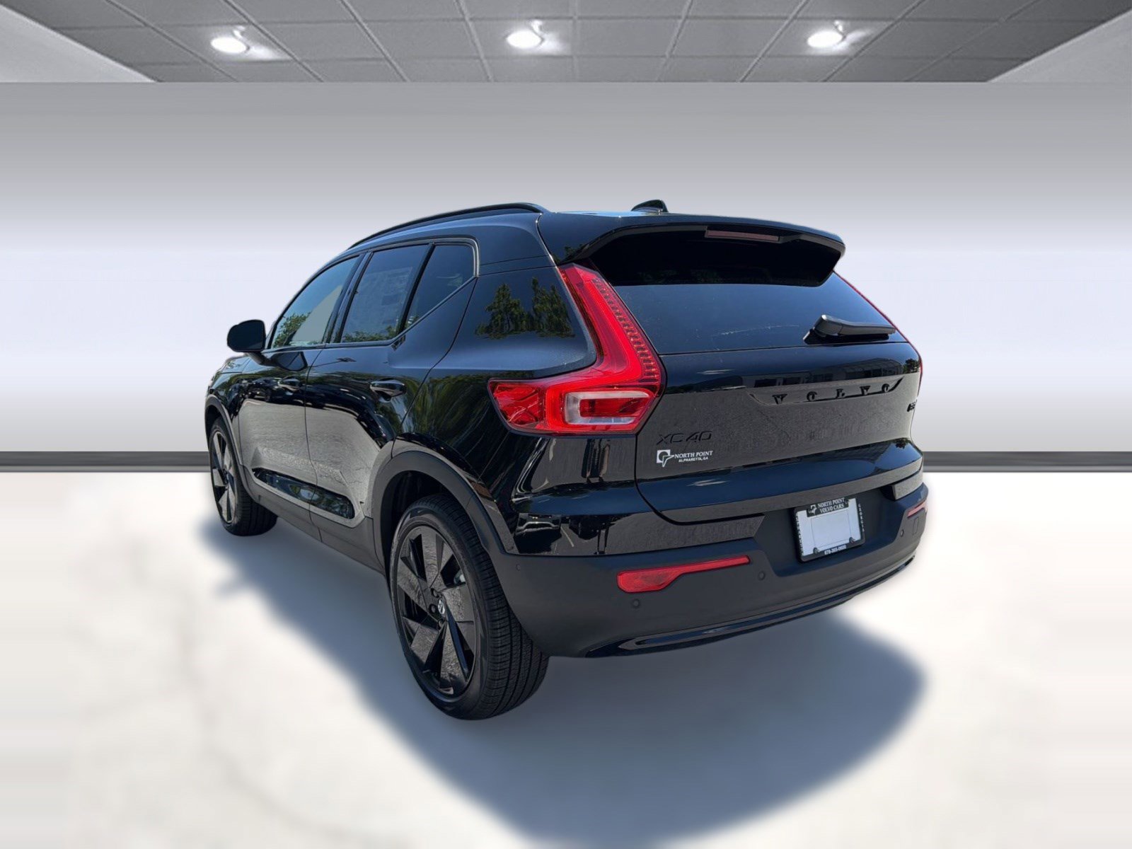 New 2026 Volvo XC40 B5 Ultra w/ Climate Package AWD/4WD image 3