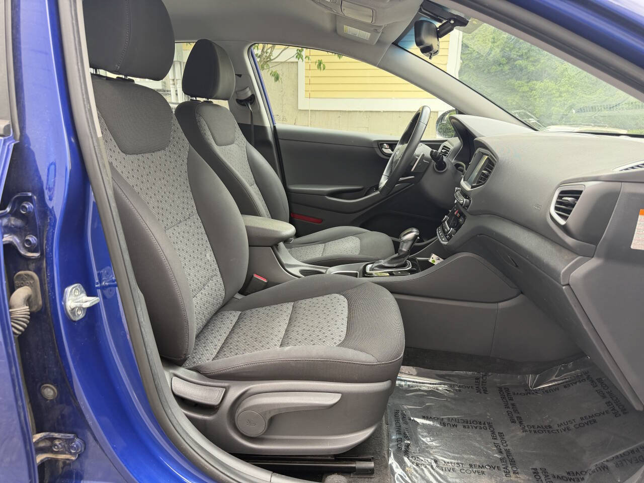 Used 2019 Hyundai Ioniq Plug-In Hybrid FWD image 16