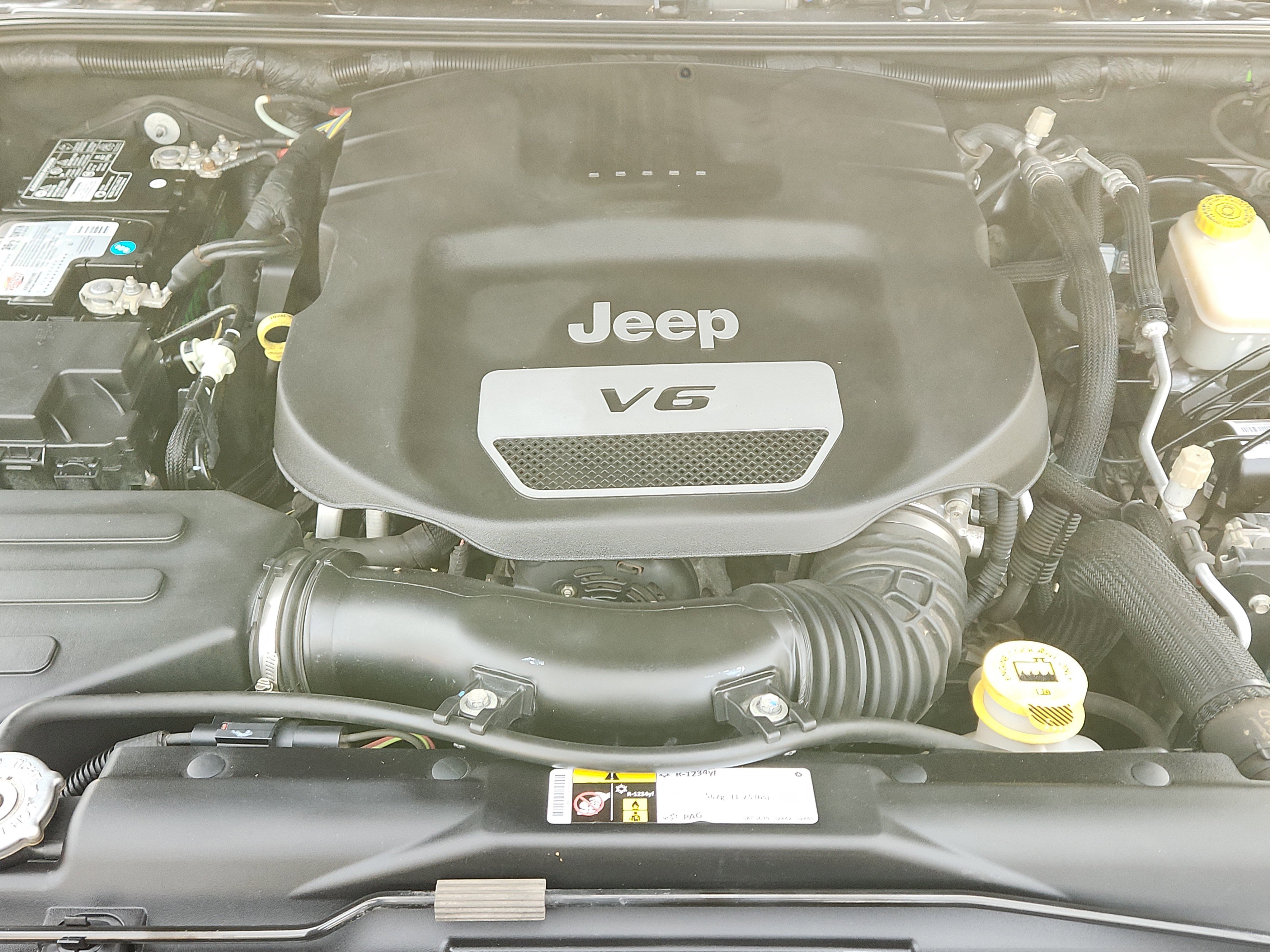 Used 2016 Jeep Wrangler Unlimited Sahara image 16