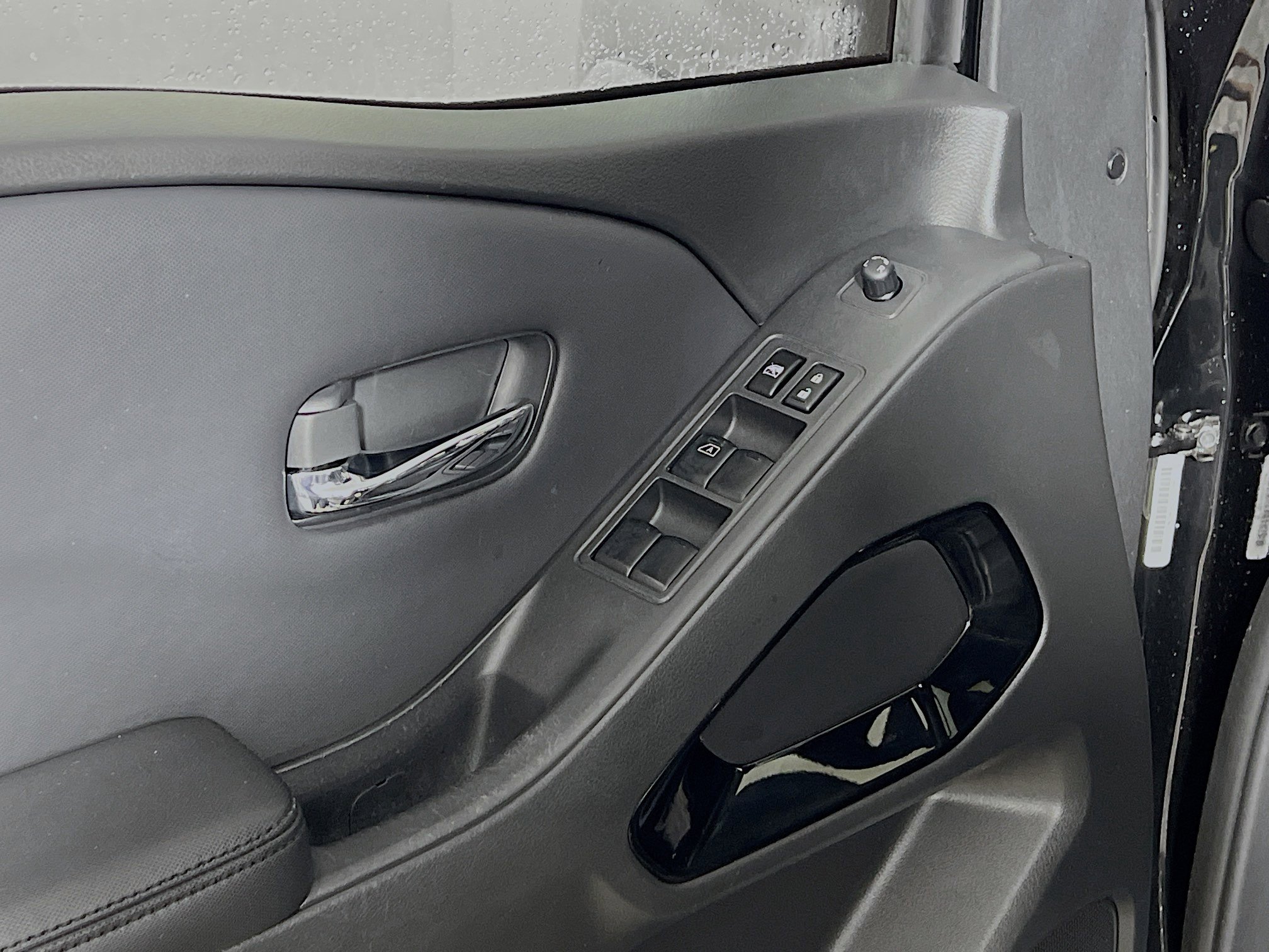 Used 2022 Nissan Frontier PRO-4X w/ Pro-4X Premium Package image 17