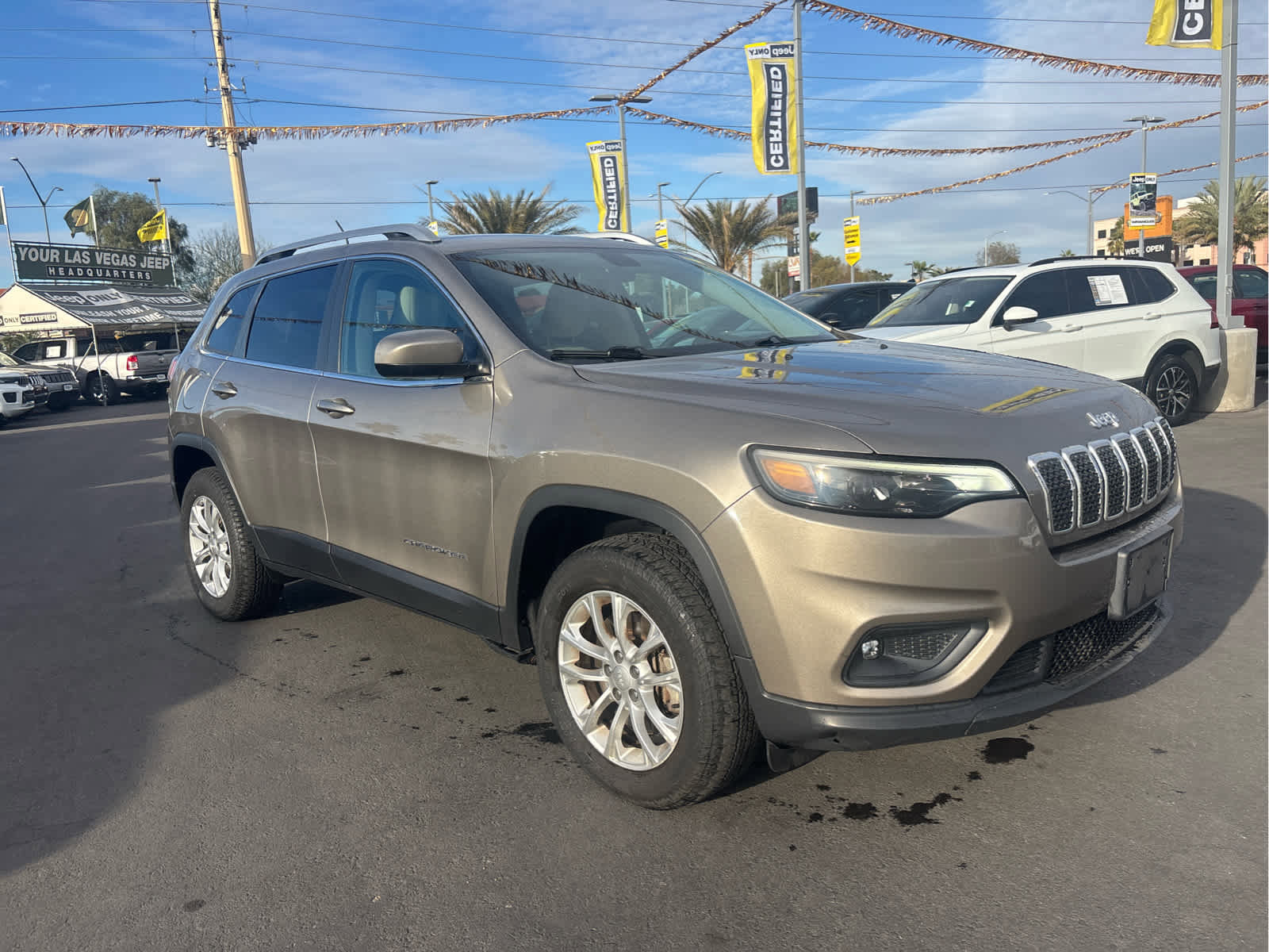 Used 2019 Jeep Cherokee Latitude w/ Cold Weather Group image 3