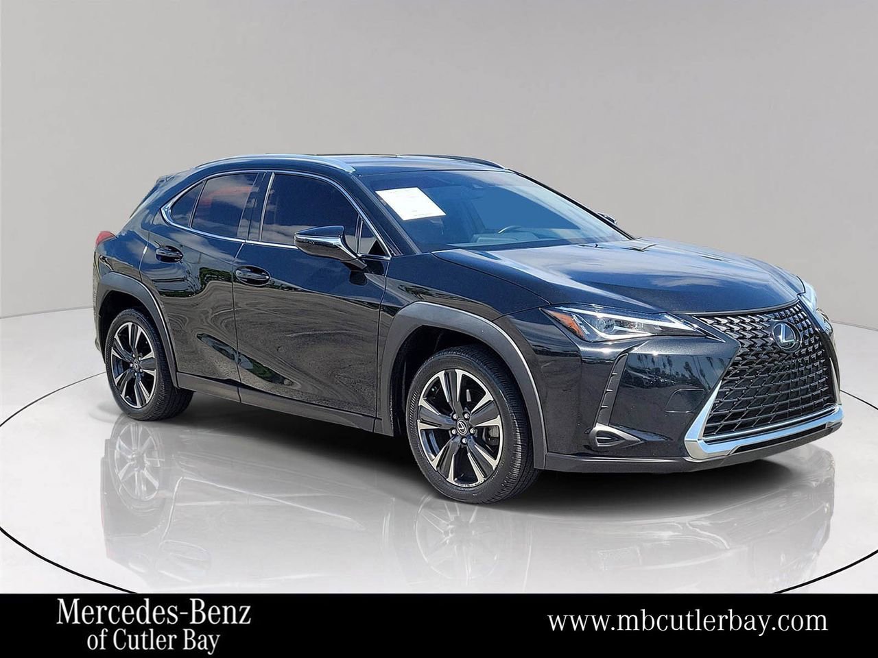 Used 2021 Lexus UX 200 image 1