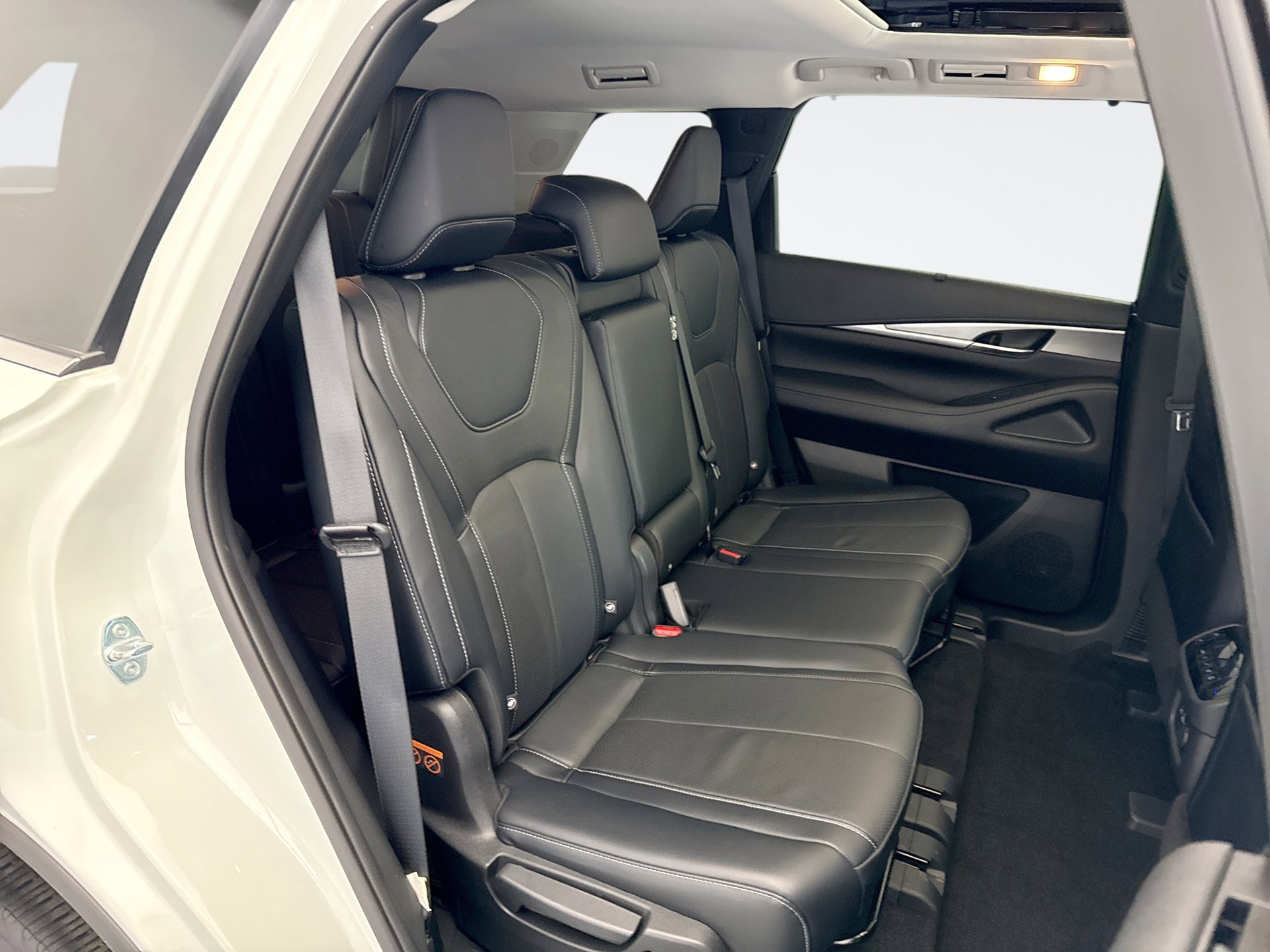 Used 2023 INFINITI QX60 Luxe w/ Cargo Package image 19