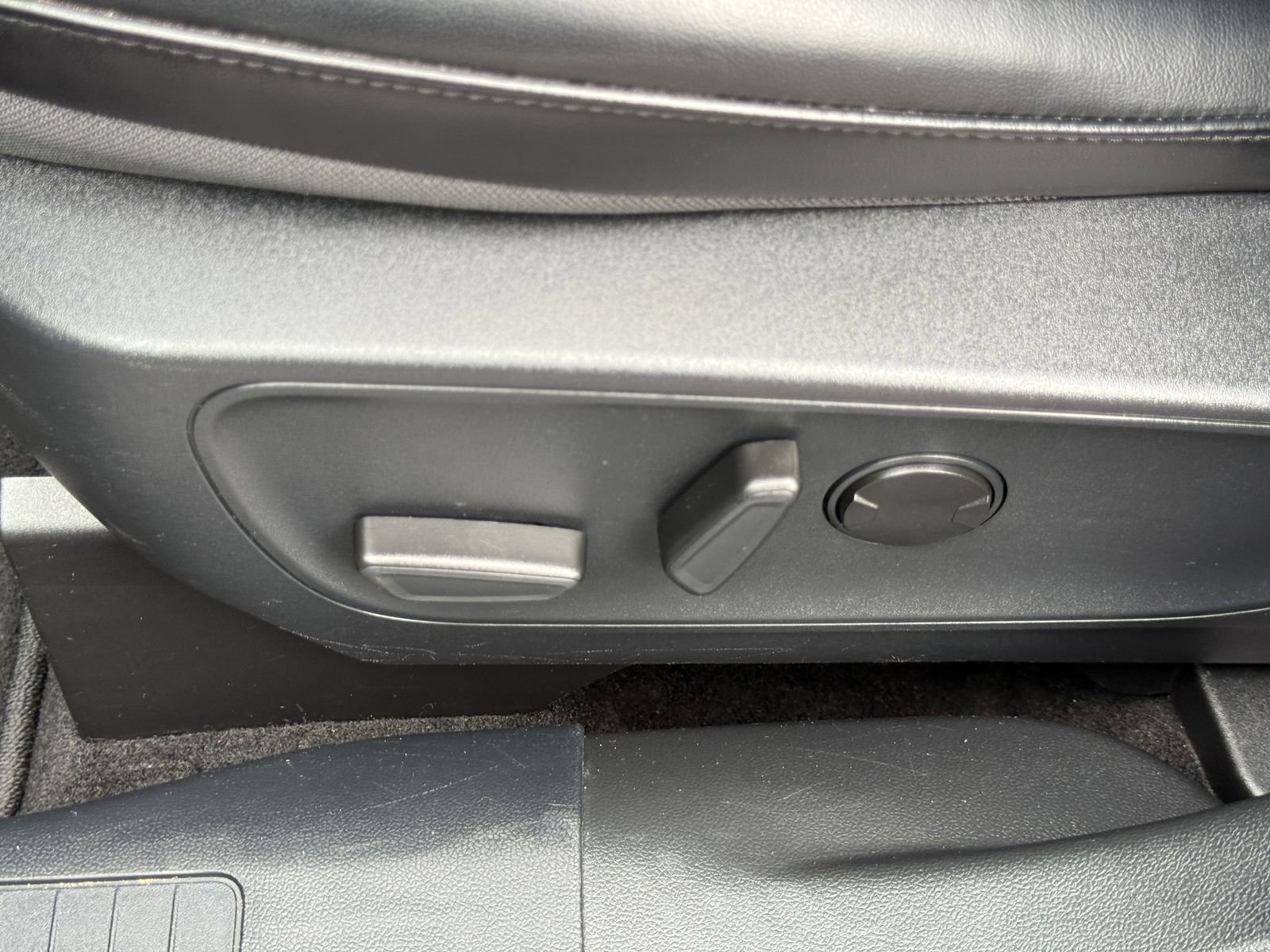 Certified 2024 Ford Escape ST-Line w/ Tech Pack #1 image 19