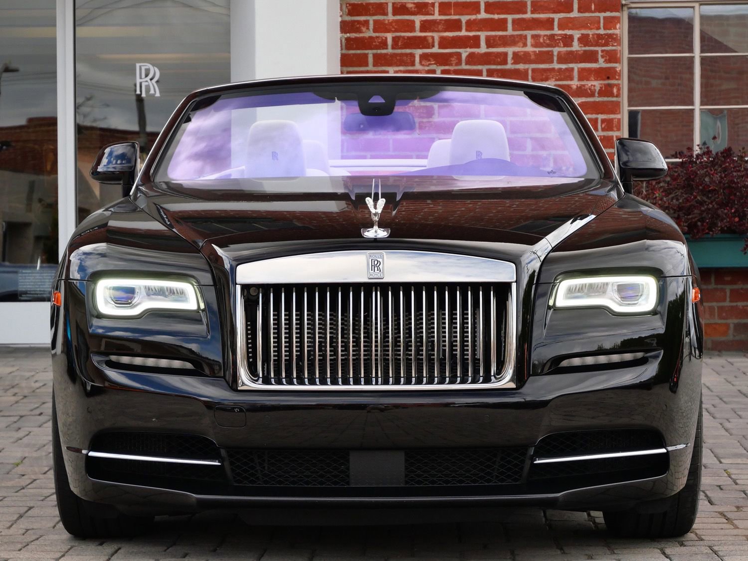 Used 2017 Rolls-Royce Dawn RWD image 5