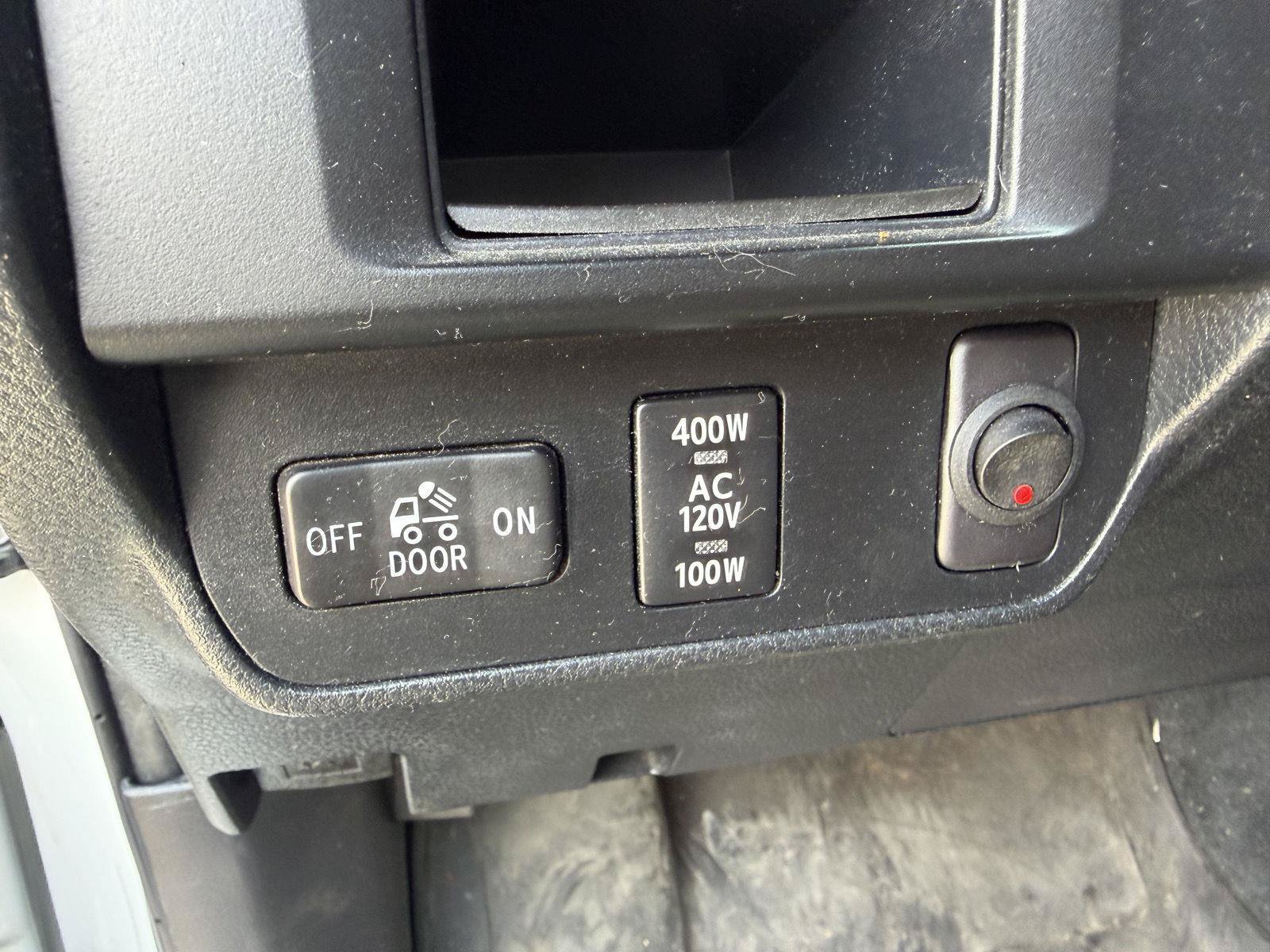 Used 2016 Toyota Tacoma Limited w/ Towing Package AWD/4WD image 19