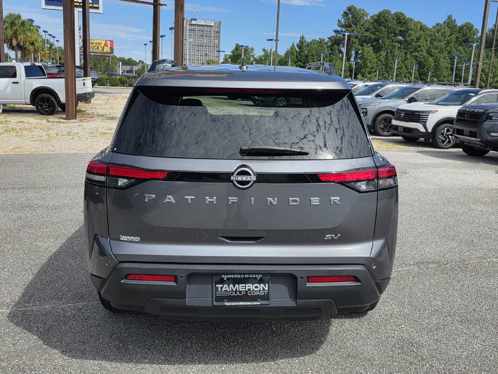 Used 2024 Nissan Pathfinder SV FWD image 3