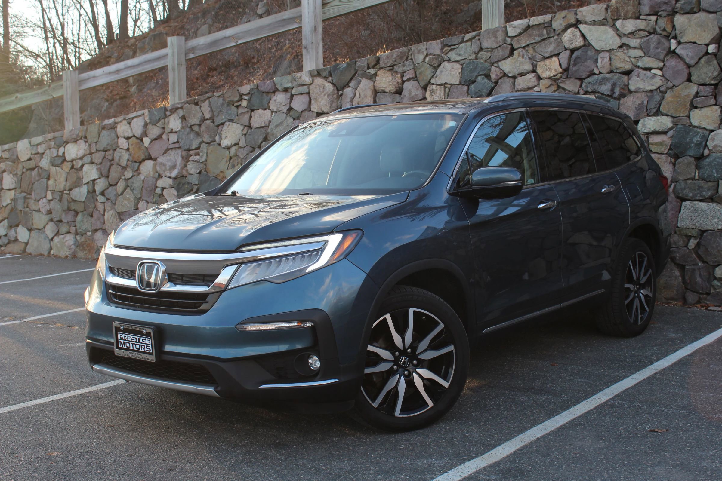 Used 2019 Honda Pilot Elite image 2