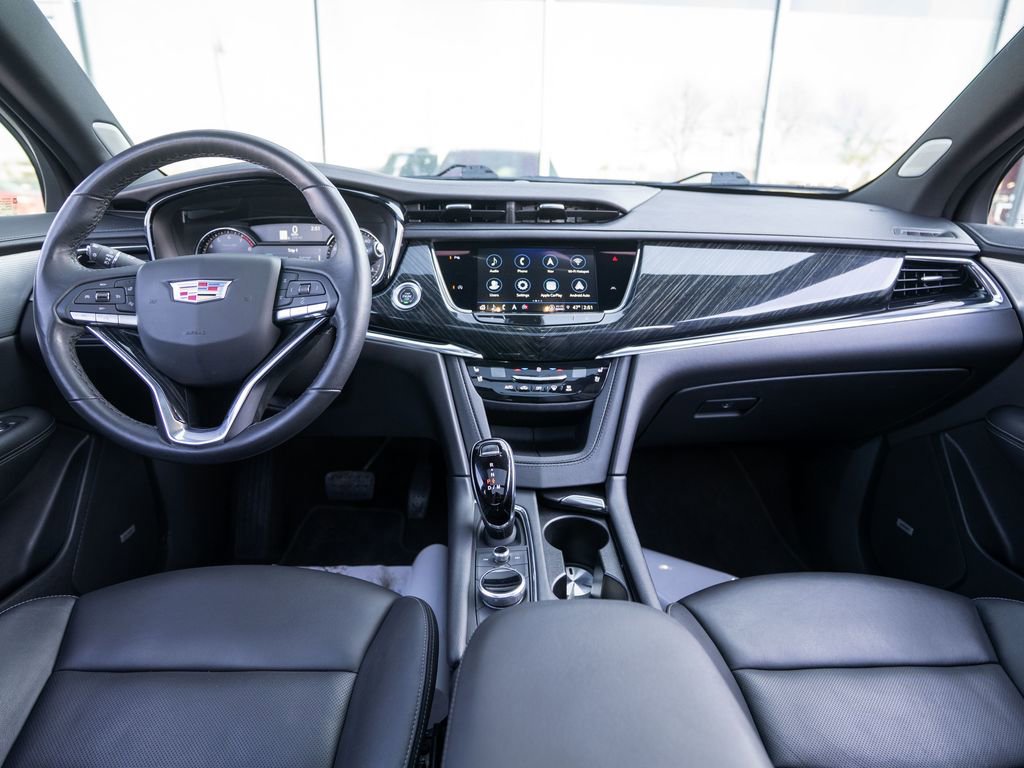 Used 2022 Cadillac XT6 Premium Luxury image 13