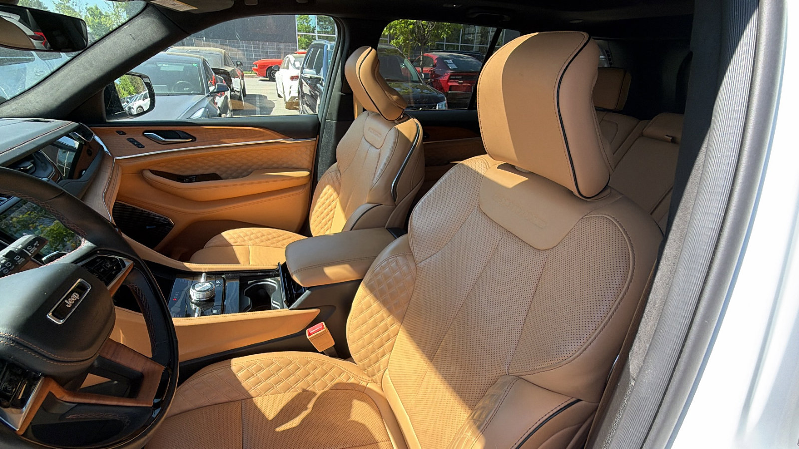 Used 2024 Jeep Grand Cherokee Summit AWD/4WD image 17