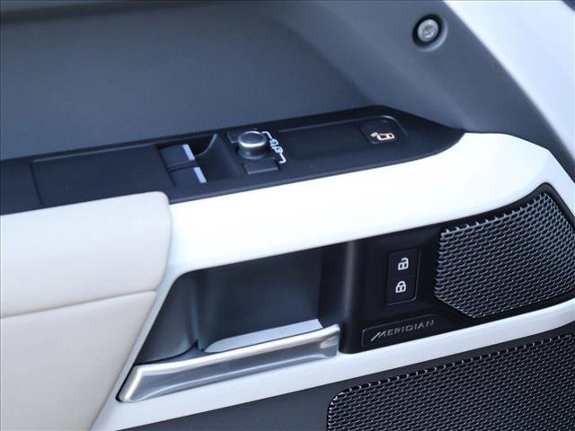 Used 2022 Land Rover Defender 90 X-Dynamic S AWD/4WD image 12