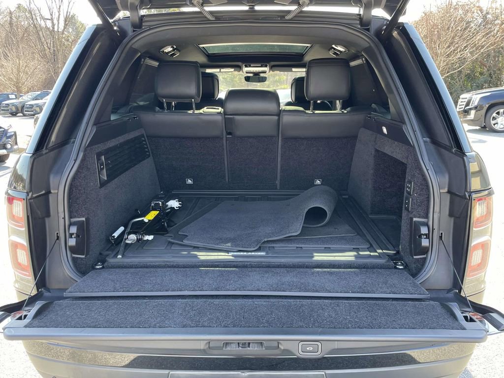 Used 2019 Land Rover Range Rover Long Wheelbase Supercharged image 11