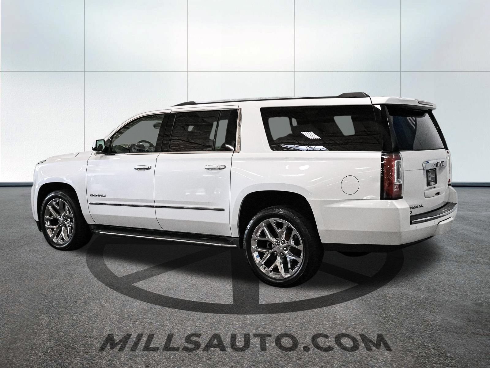 Used 2016 GMC Yukon XL Denali AWD/4WD image 5