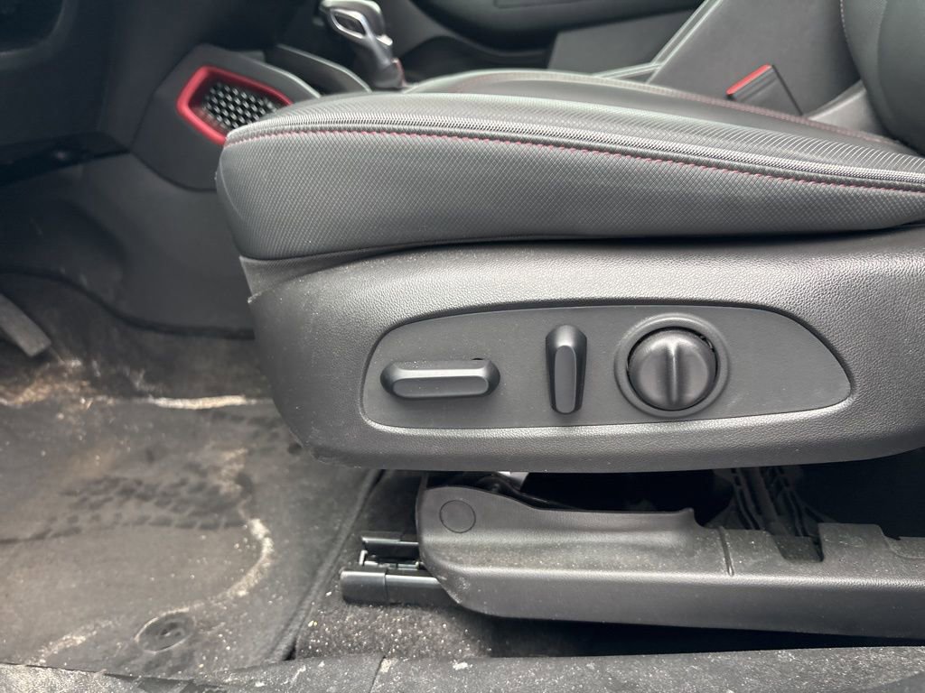 Used 2023 Chevrolet TrailBlazer RS w/ Convenience Package image 11