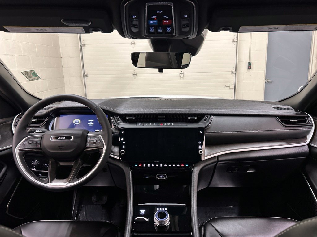 Used 2026 Jeep Grand Cherokee Limited w/ Limited Altitude Package AWD/4WD image 20