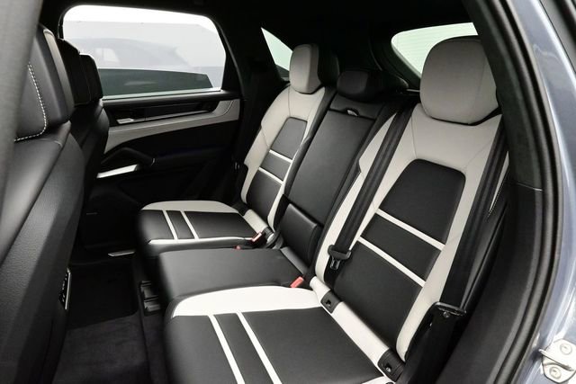 New 2026 Porsche Cayenne GTS AWD/4WD image 14