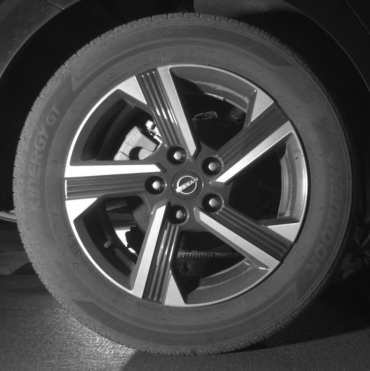 Used 2025 Nissan Sentra SV FWD image 14